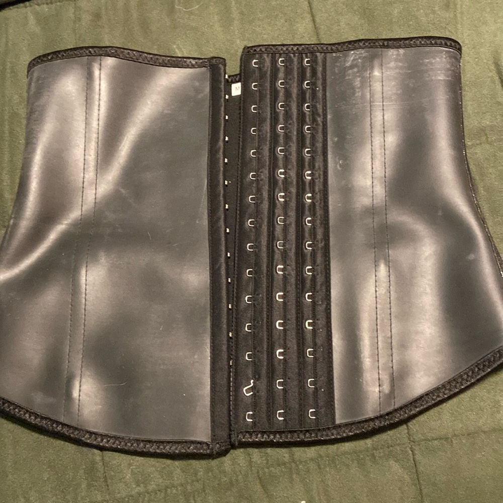 Waist trainer